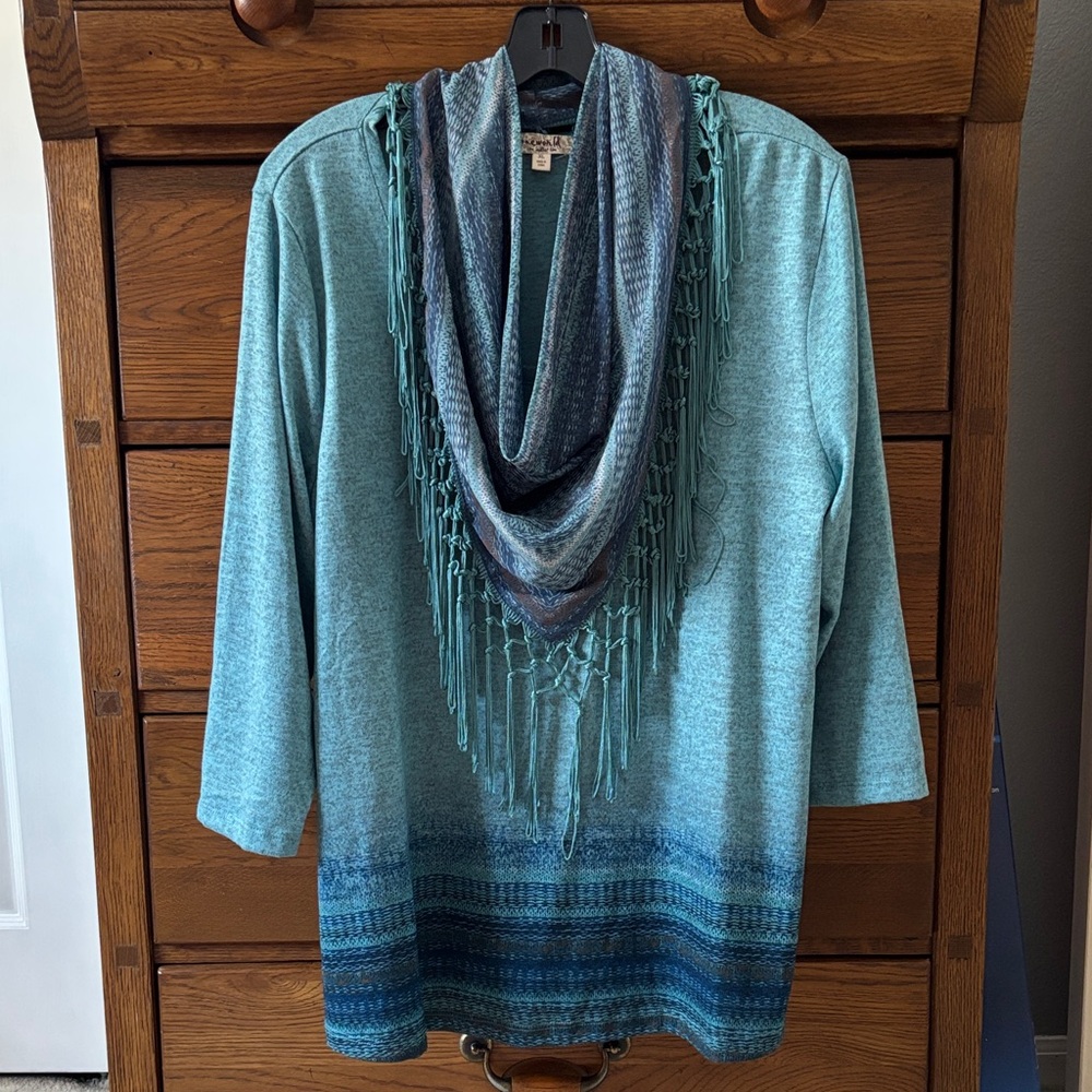 One World Top with Removable Scarf Teal and Blue Women’s XL